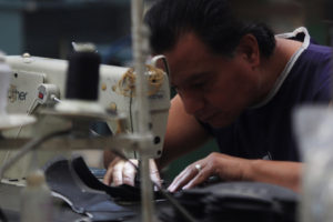 El Gobierno se dispone a rescatar al empleo del sector del calzado en Guanajuato